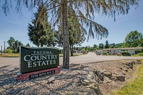 The sign for tacoma country estates.